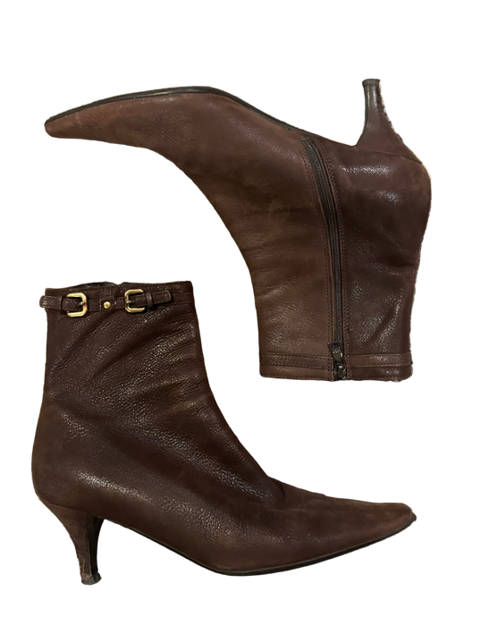 39 Prada brown leather booties