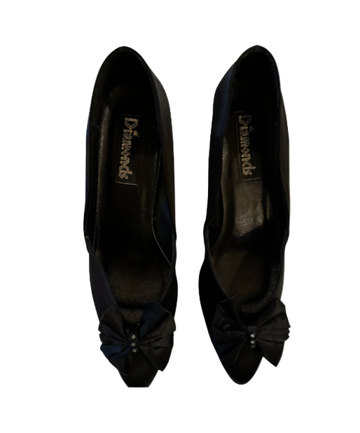 8 vintage bow heels