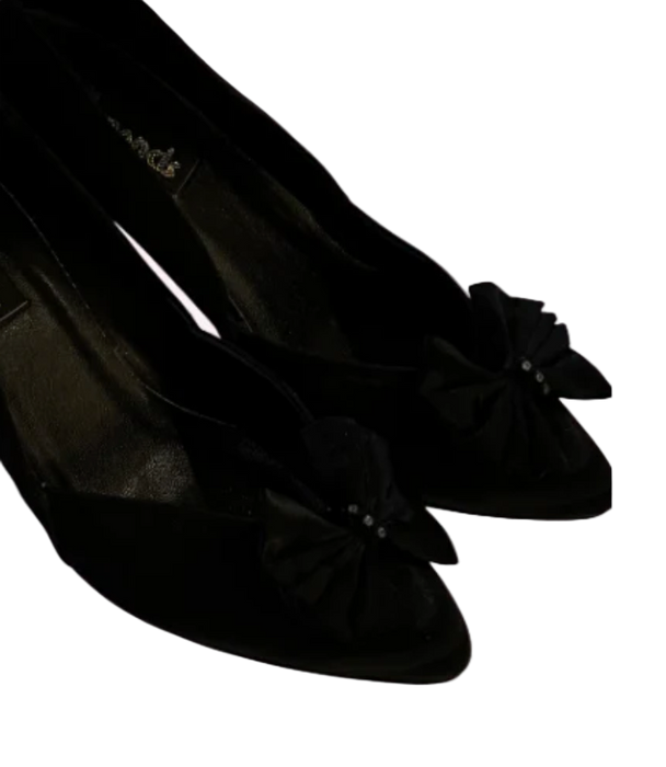 8 vintage bow heels