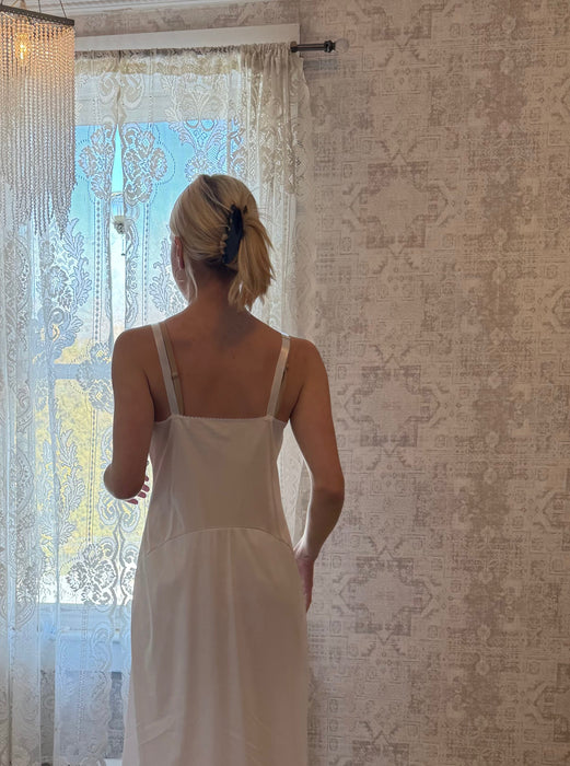 S/M vintage white slip