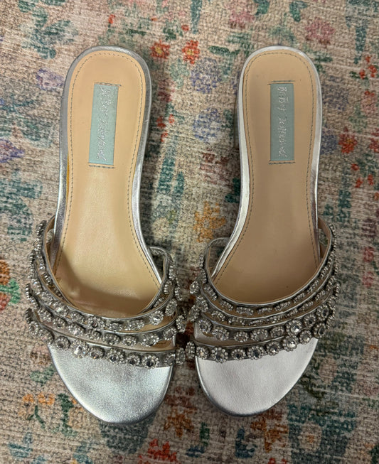 7.5 y2k Betsey Johnson sandals